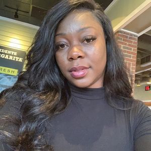 Meet your Posher, Andrea